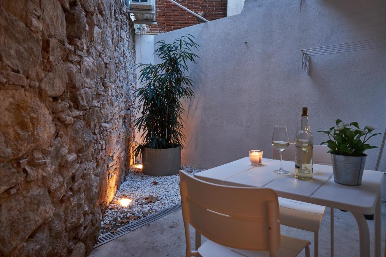 Luxury 1br With Patio Near The Apartamento Barcelona