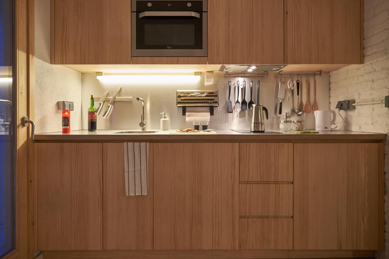 Luxury 1br With Patio Near The Apartamento Barcelona